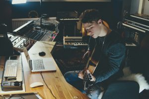 Songwriting guitarist